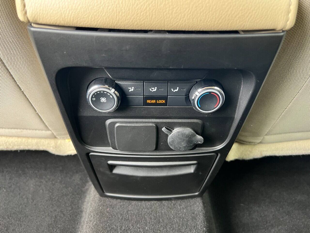 Used 2019 Ford Flex SE FWD image 23