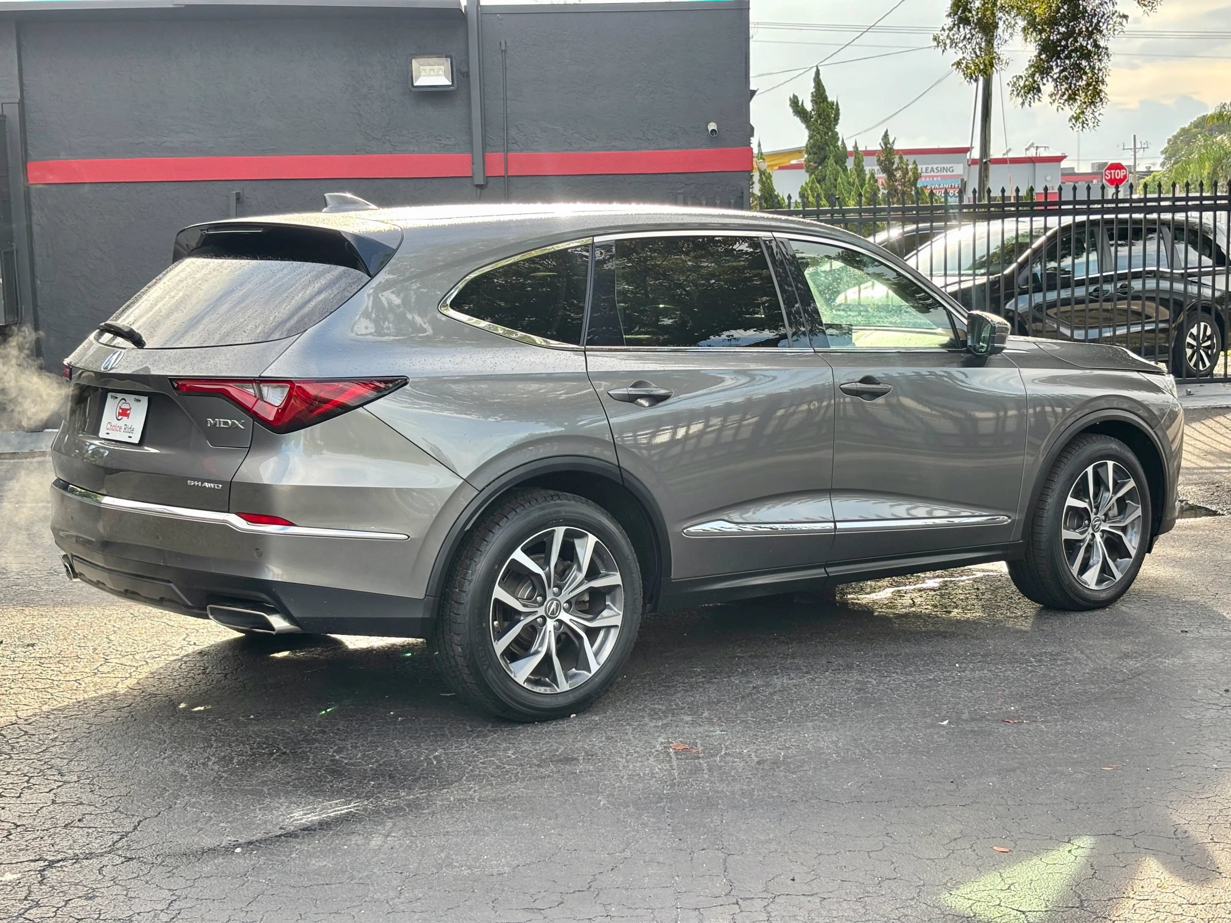 Used 2022 Acura MDX w/ Technology Package AWD/4WD image 6