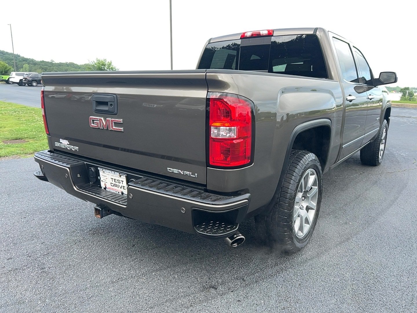 Used 2015 GMC Sierra 1500 Denali w/ Driver Alert Package AWD/4WD image 5