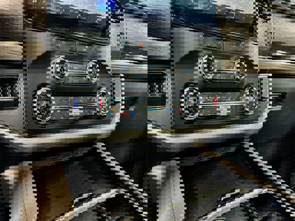 Used 2024 Ford Expedition Max Limited image 38