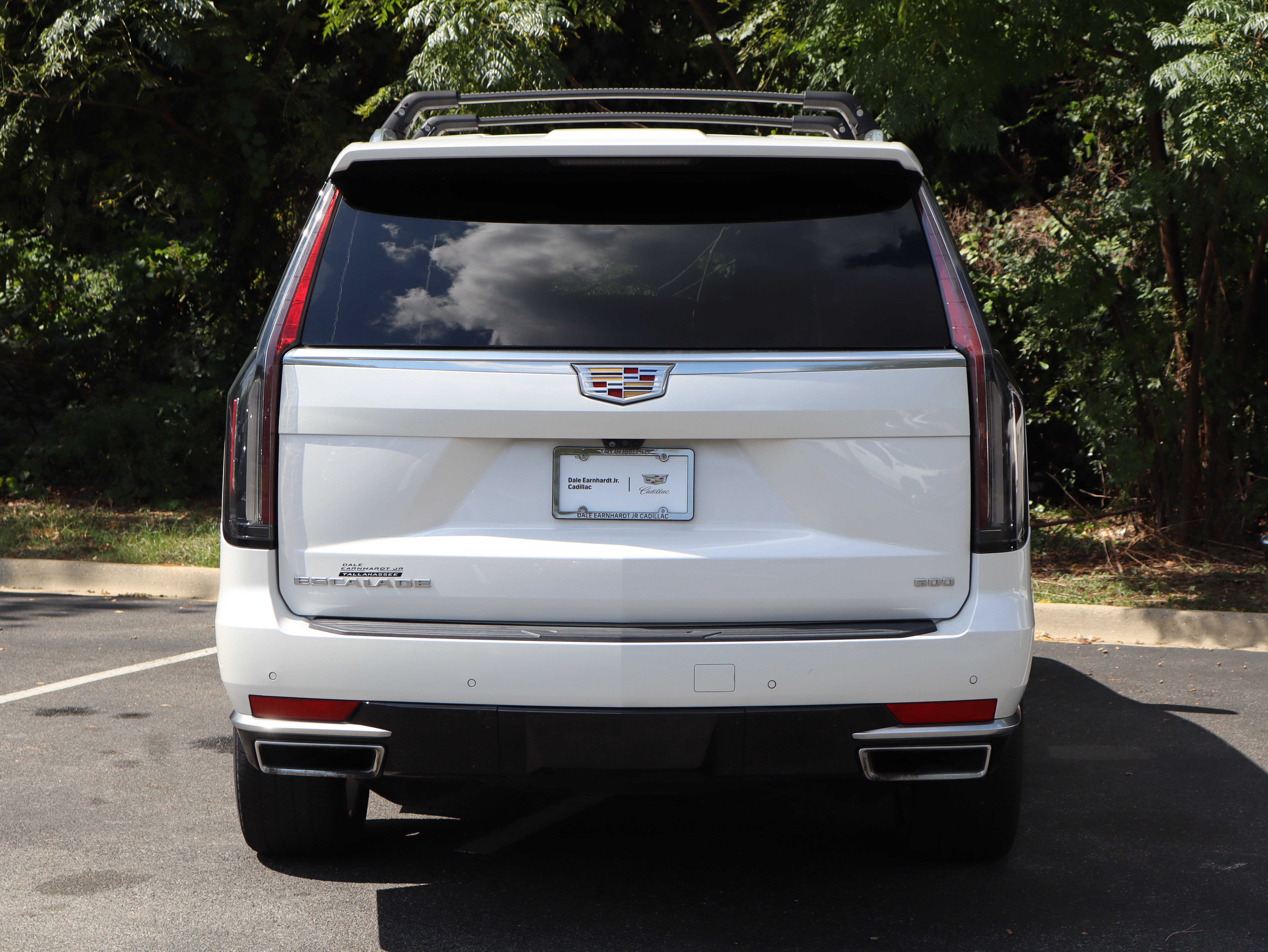 Used 2023 Cadillac Escalade ESV Premium Luxury w/ Performance Package AWD/4WD image 6