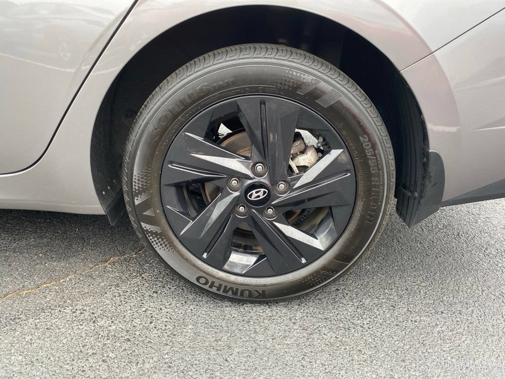 Certified 2023 Hyundai Elantra SEL FWD image 9