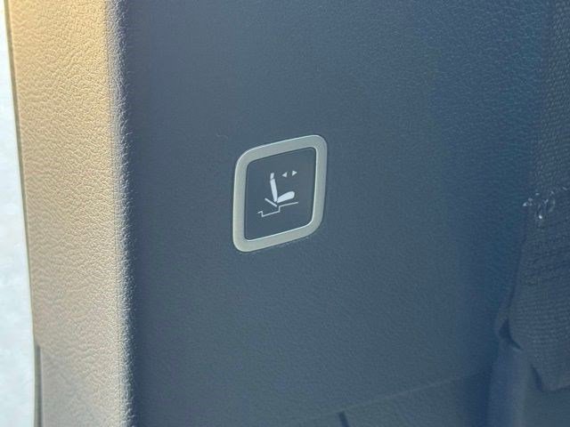 New 2026 Chrysler Pacifica Select image 37