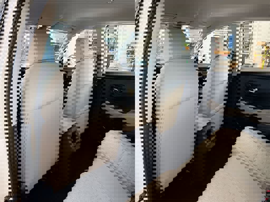 Certified 2025 Honda HR-V LX image 19