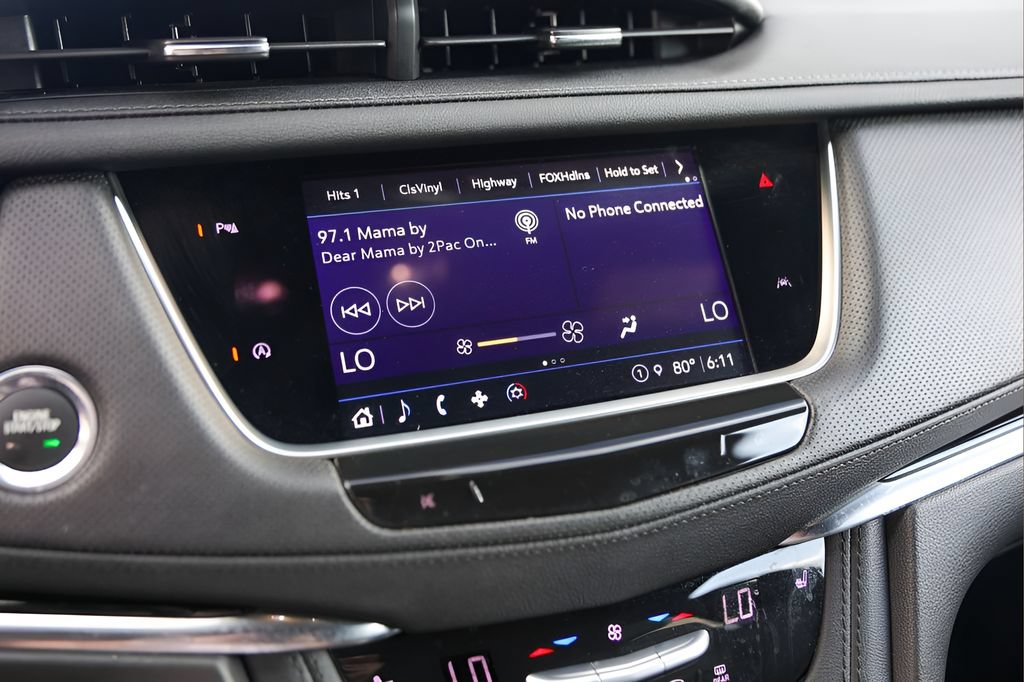 Used 2025 Cadillac XT6 Luxury w/ LPO, Bronce Accent Package FWD image 16