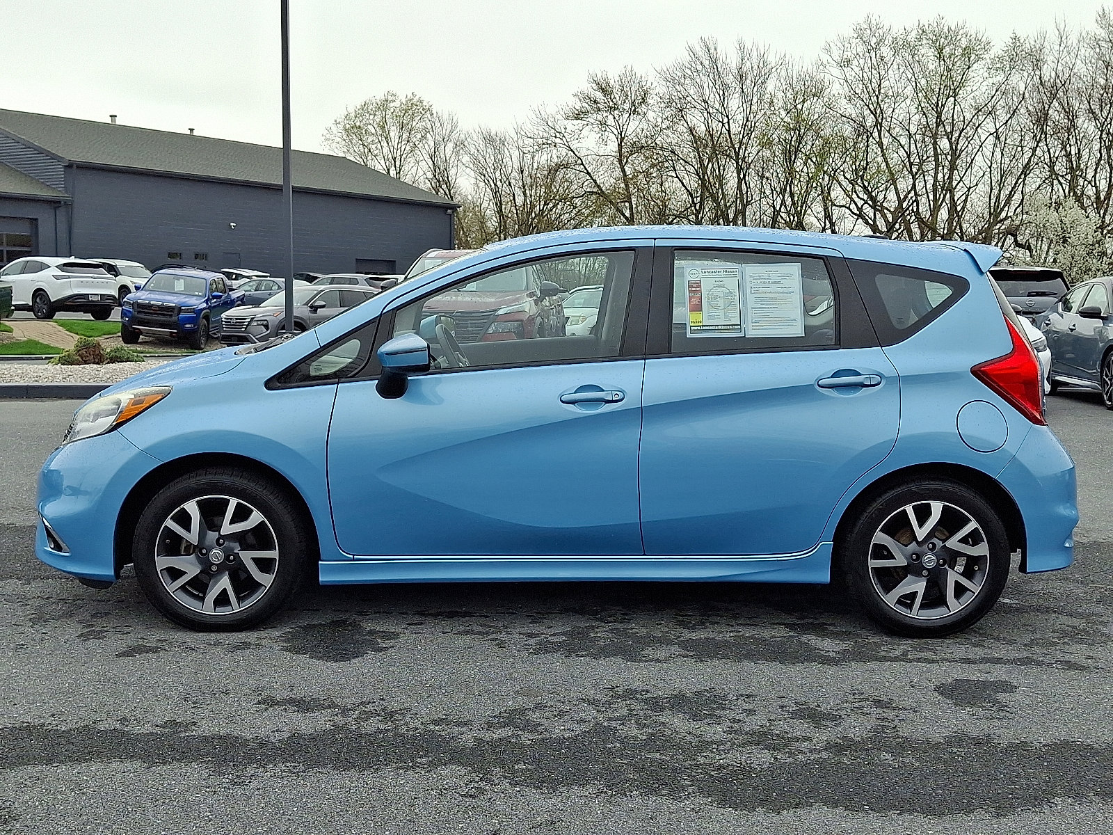 Used 2015 Nissan Versa Note SR w/ SR Tech Package image 5