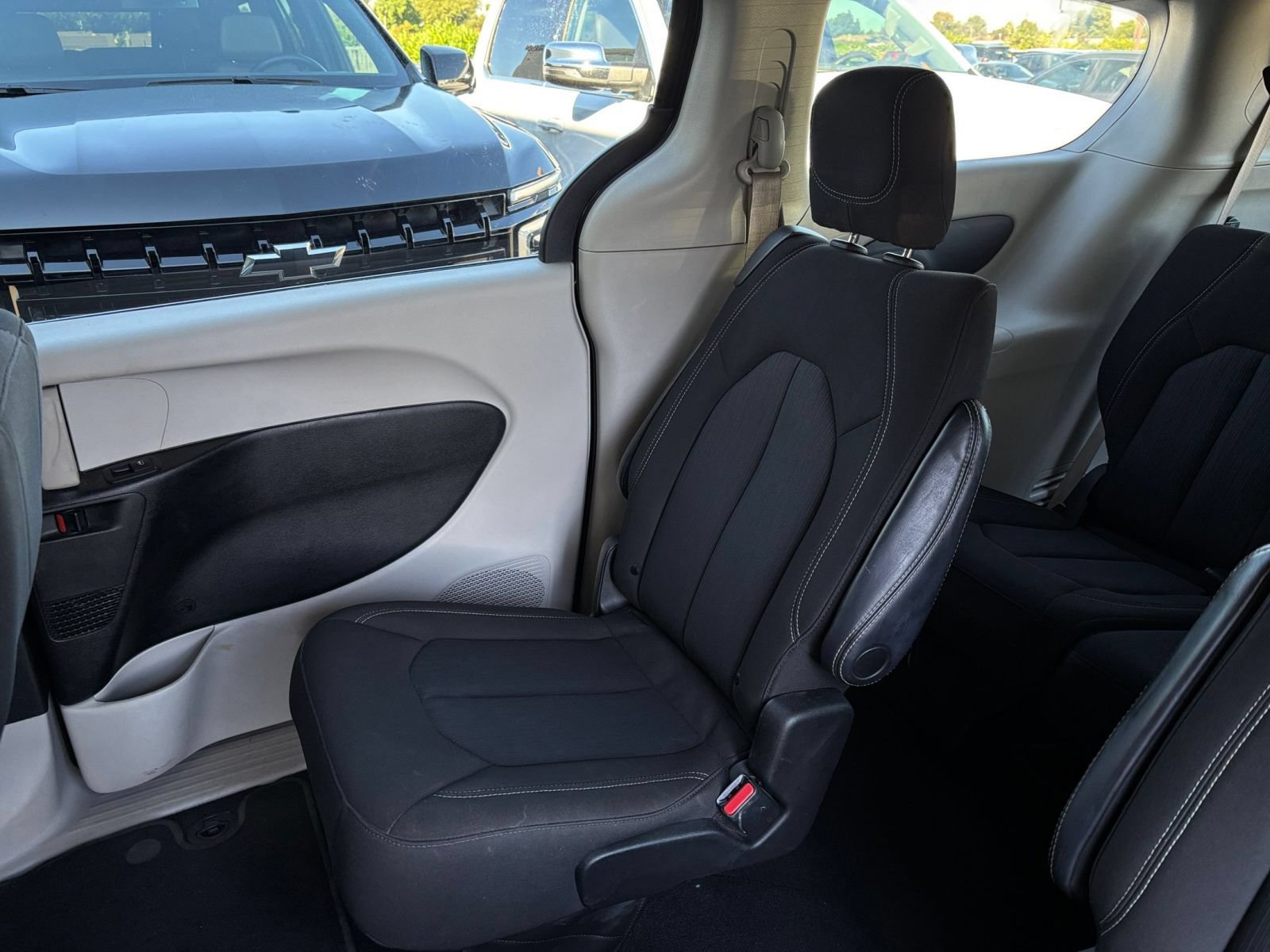 Used 2023 Chrysler Voyager LX FWD image 41