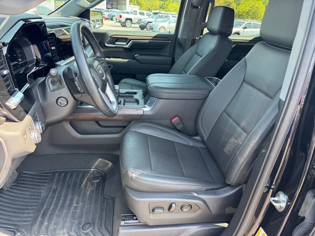 Used 2023 GMC Sierra 1500 SLT w/ SLT Premium Package AWD/4WD image 13