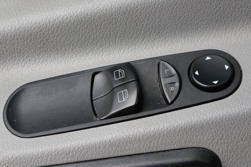 Used 2016 Mercedes-Benz Sprinter 2500 image 16
