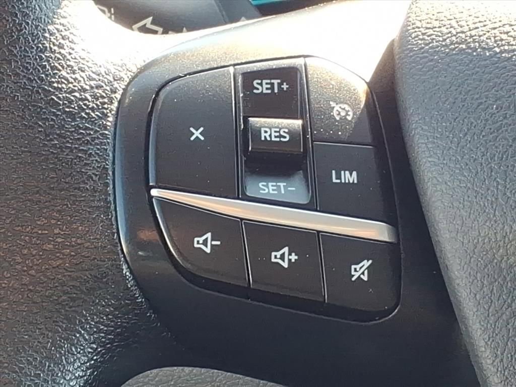 Used 2023 Ford Transit 350 XLT image 11