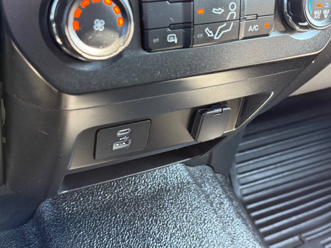 Used 2021 Ford F350 XLT w/ XLT Value Package image 26