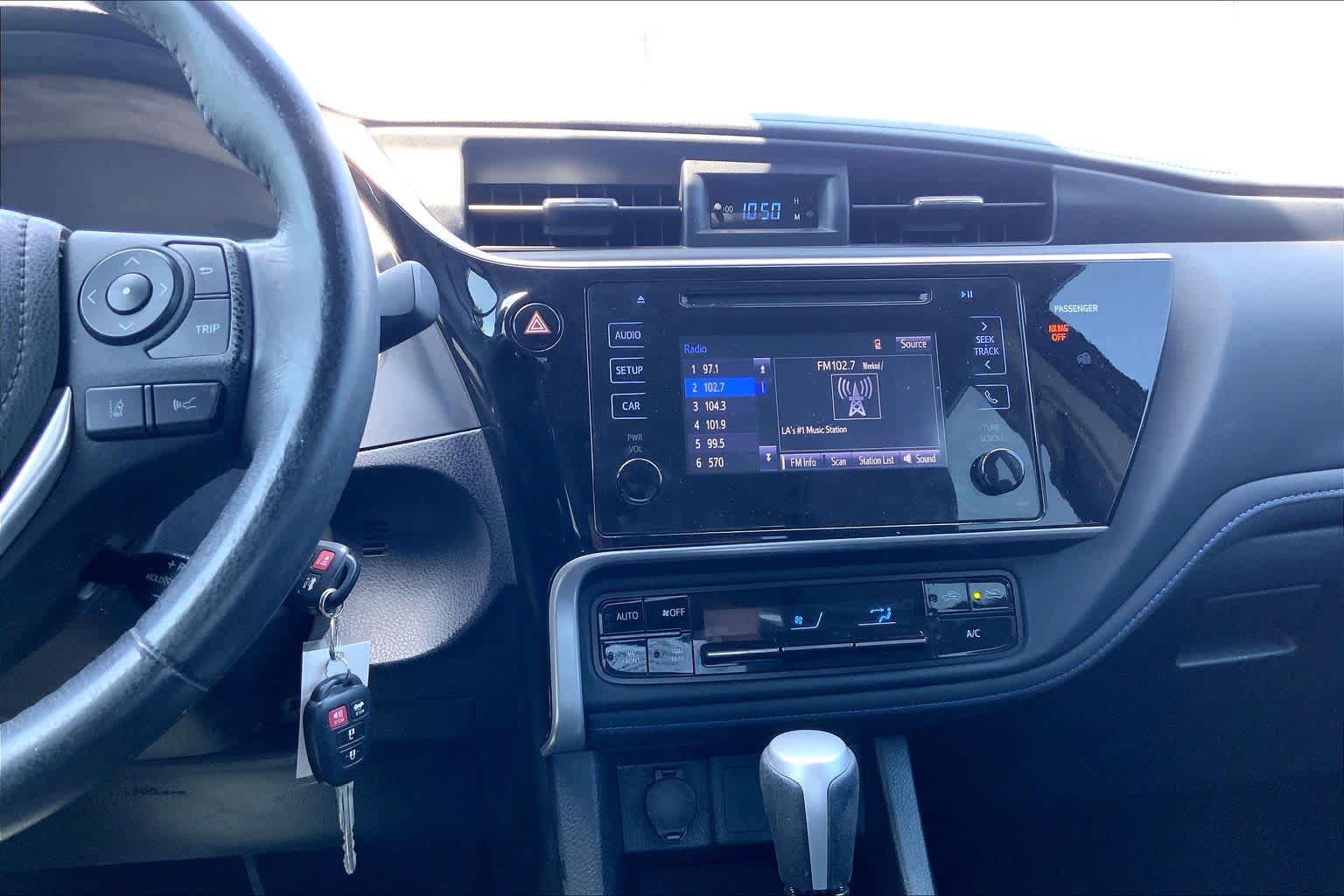 Used 2017 Toyota Corolla SE w/ Carpet Mat Package (TMS) FWD image 32