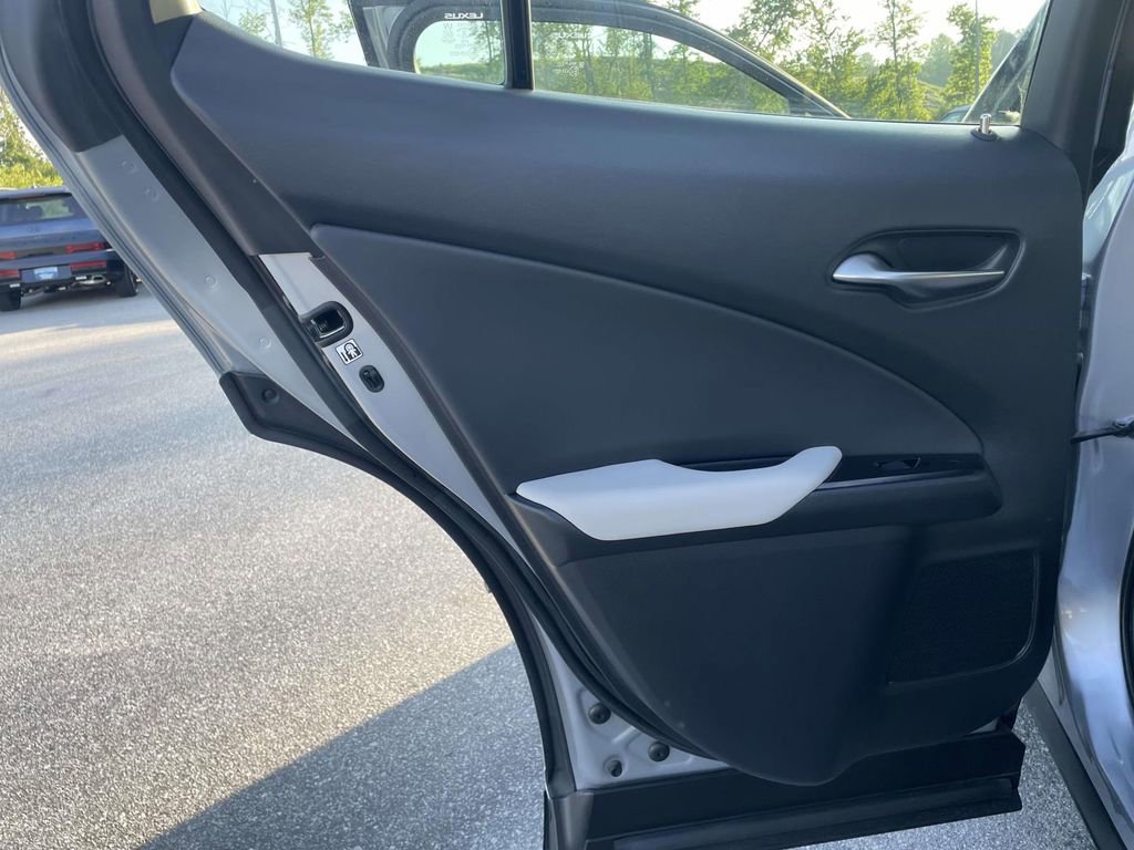 Used 2023 Lexus UX 250h FWD w/ Accessory Package (Z2) image 2