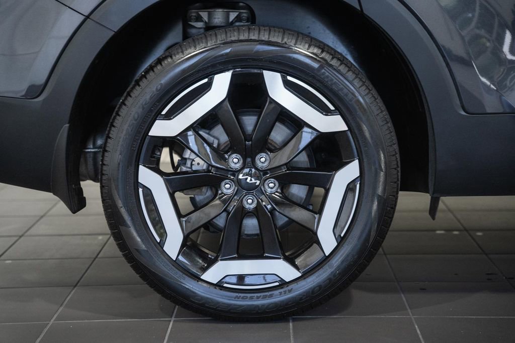Used 2025 Kia Telluride EX w/ EX Captain's Chair Package AWD/4WD image 17
