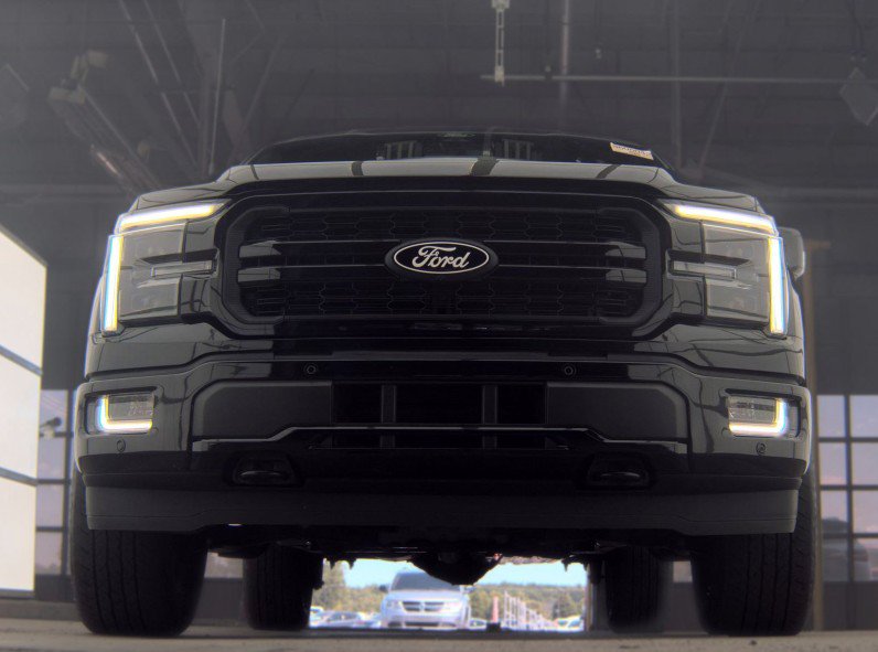 Used 2024 Ford F150 Lariat w/ Equipment Group 502A High AWD/4WD image 12