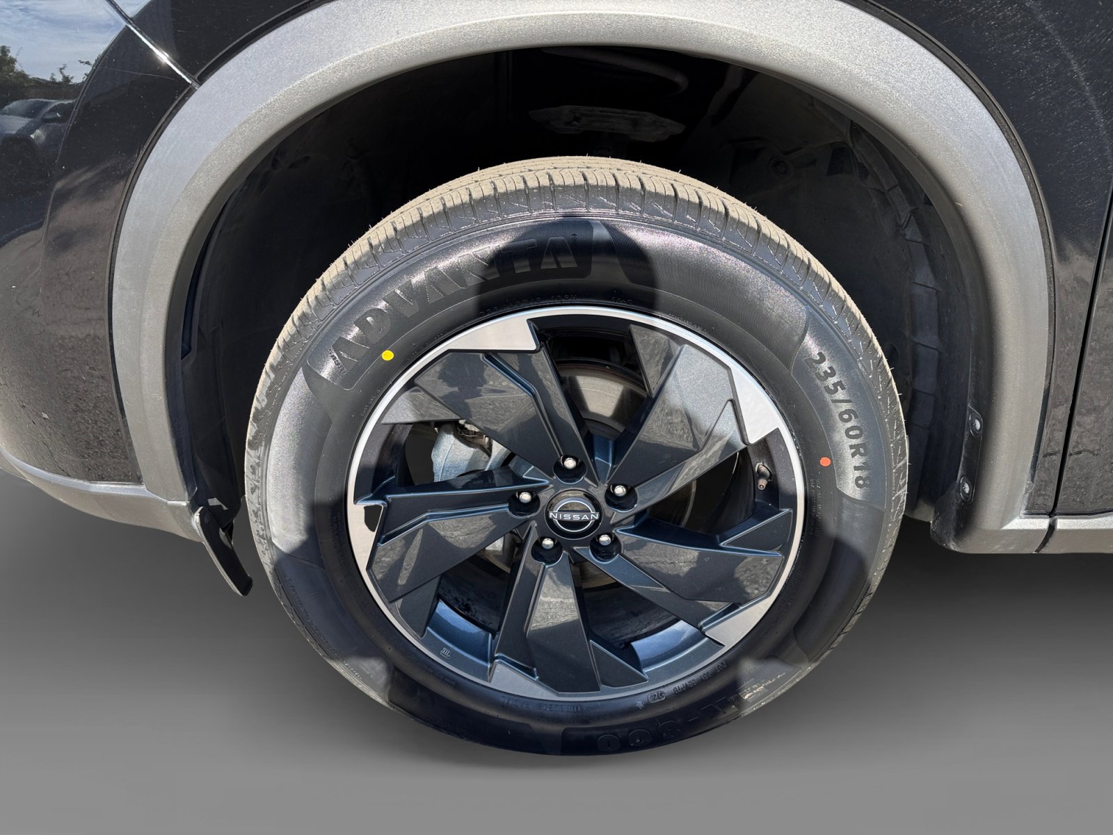 Used 2024 Nissan Rogue SV image 9