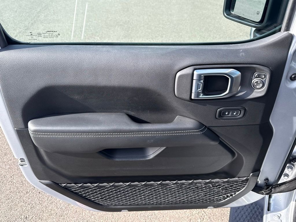 Used 2022 Jeep Wrangler Unlimited Sahara w/ Cold Weather Group image 32