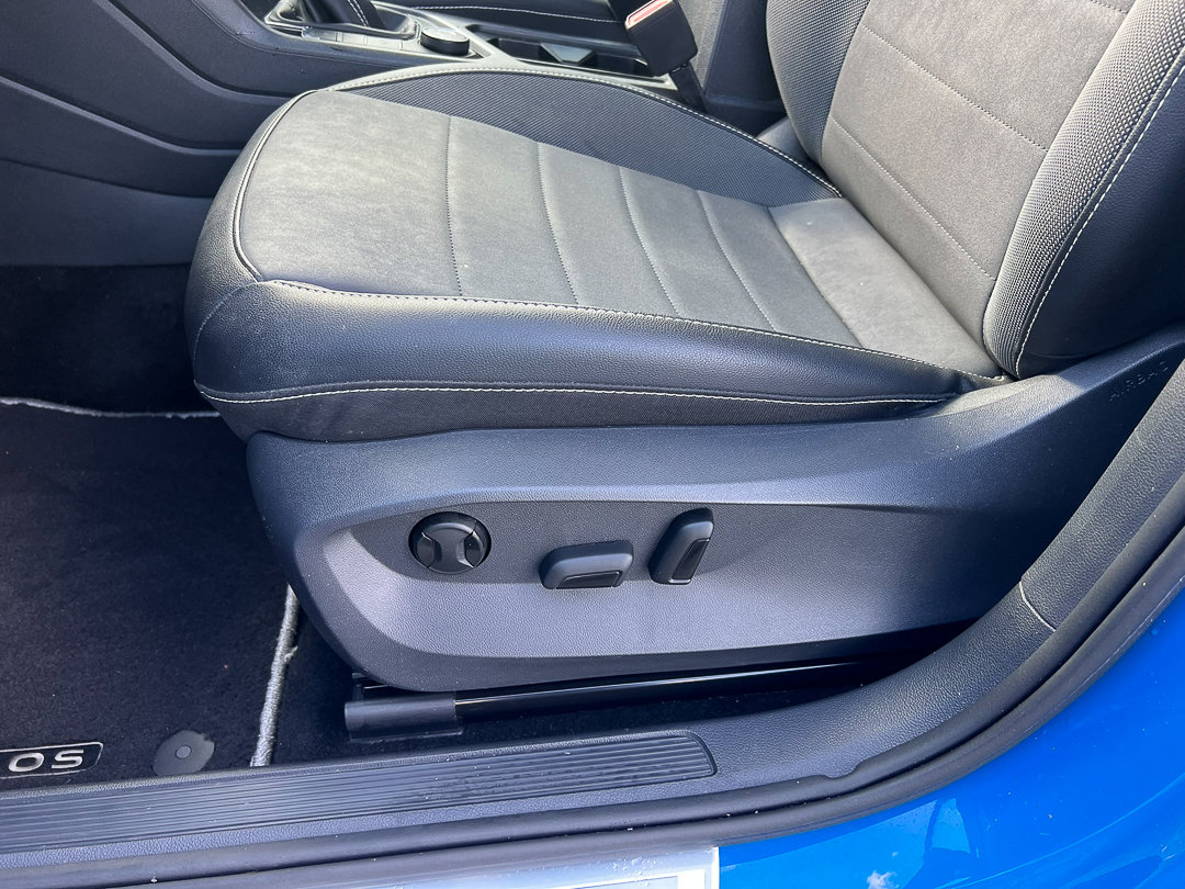 Used 2023 Volkswagen Taos SE image 14