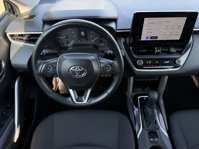 Used 2025 Toyota Corolla Cross LE FWD image 12