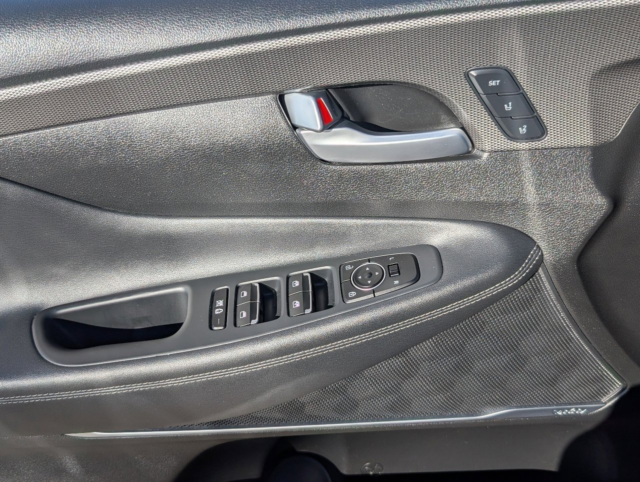 Used 2019 Hyundai Santa Fe Limited w/ Cargo Package image 15