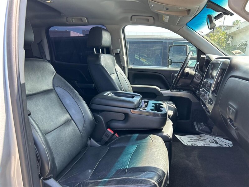 Used 2018 Chevrolet Silverado 1500 LT w/ All Star Edition RWD image 21