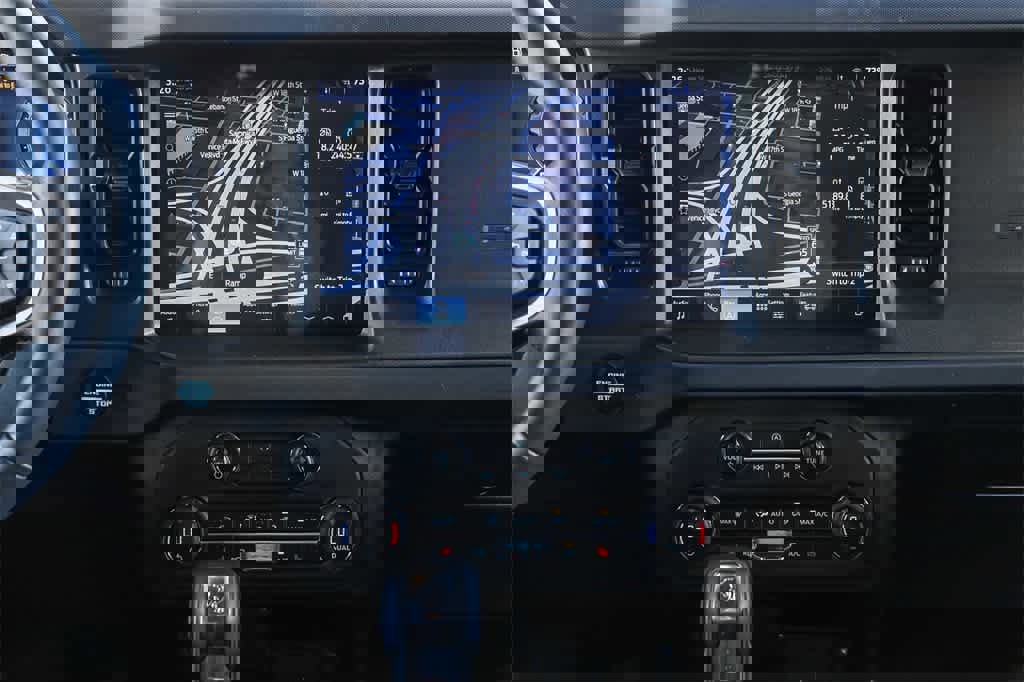 Used 2025 Ford Bronco Big Bend image 13