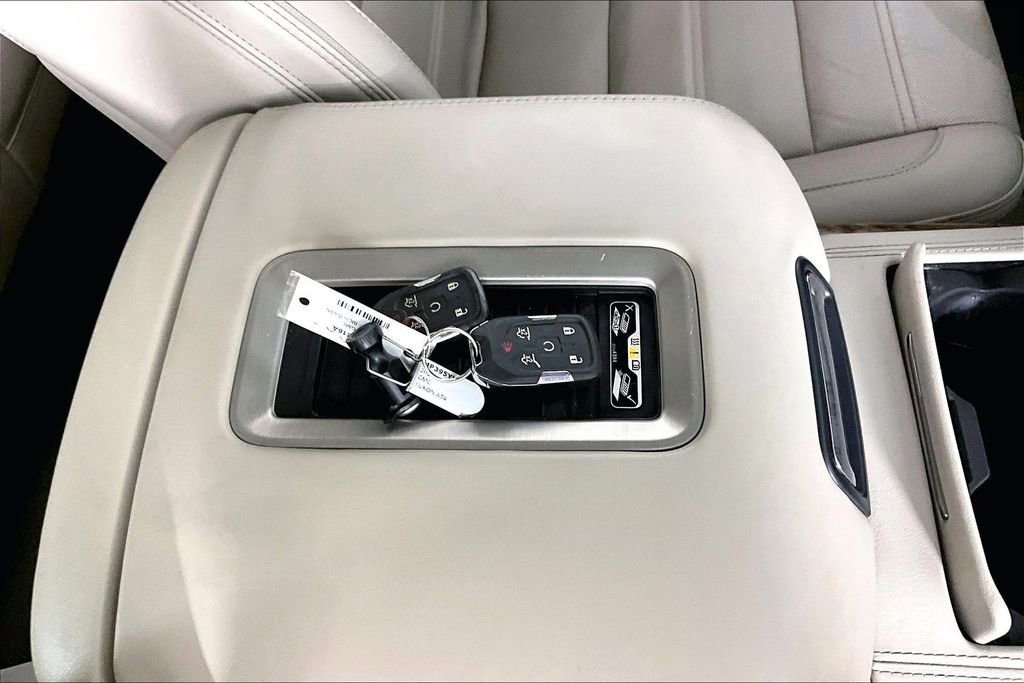 Used 2015 GMC Yukon XL Denali RWD image 32
