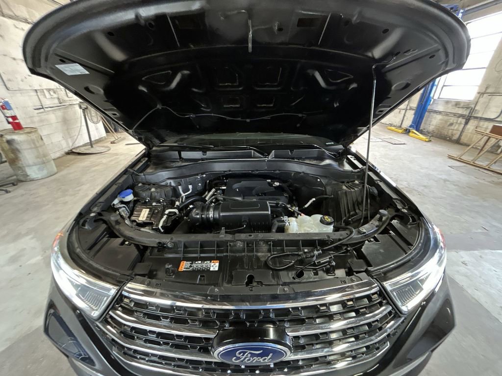 Used 2020 Ford Explorer XLT w/ Equipment Group 202A image 27