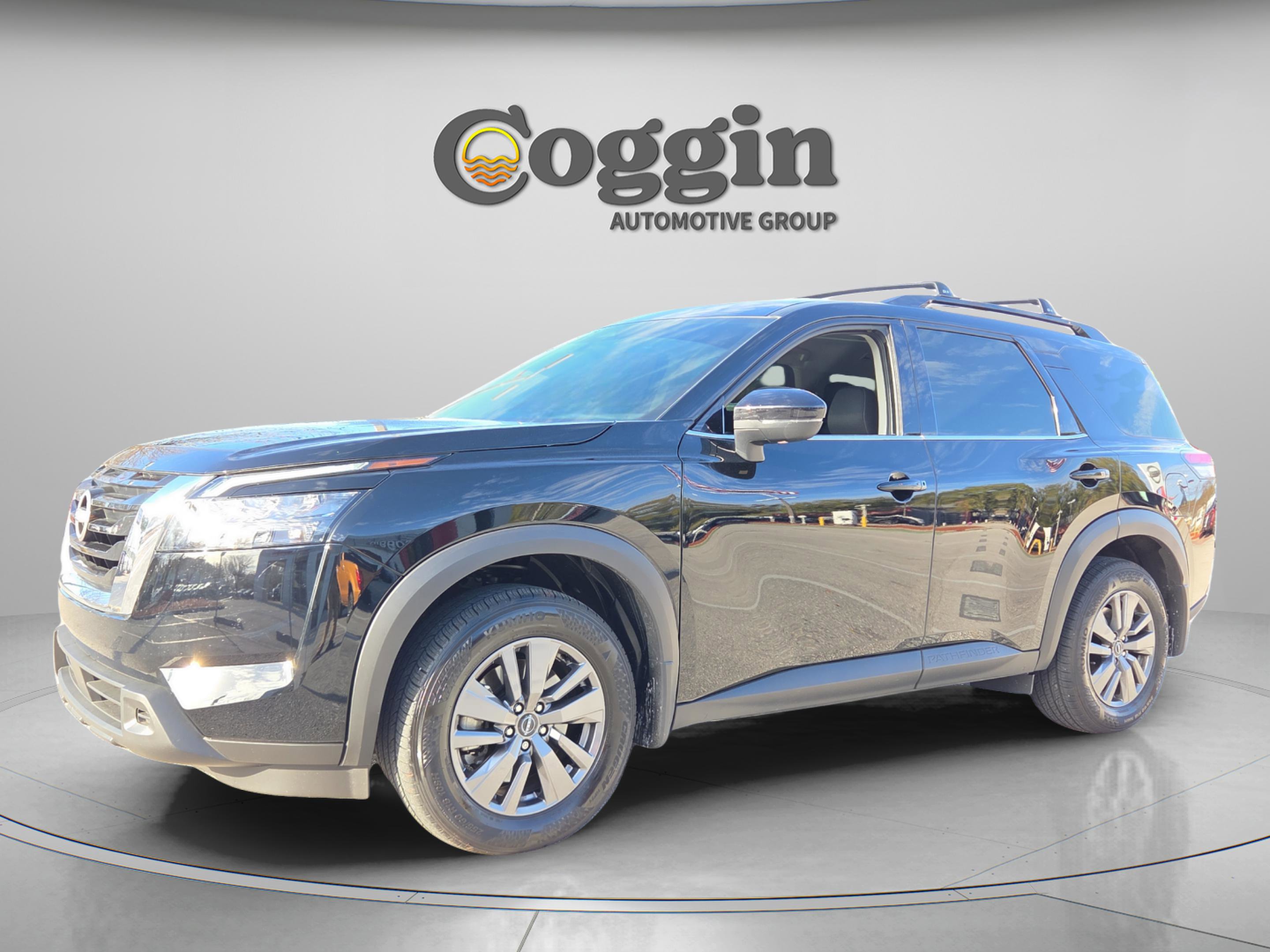 Certified 2025 Nissan Pathfinder SV image 1