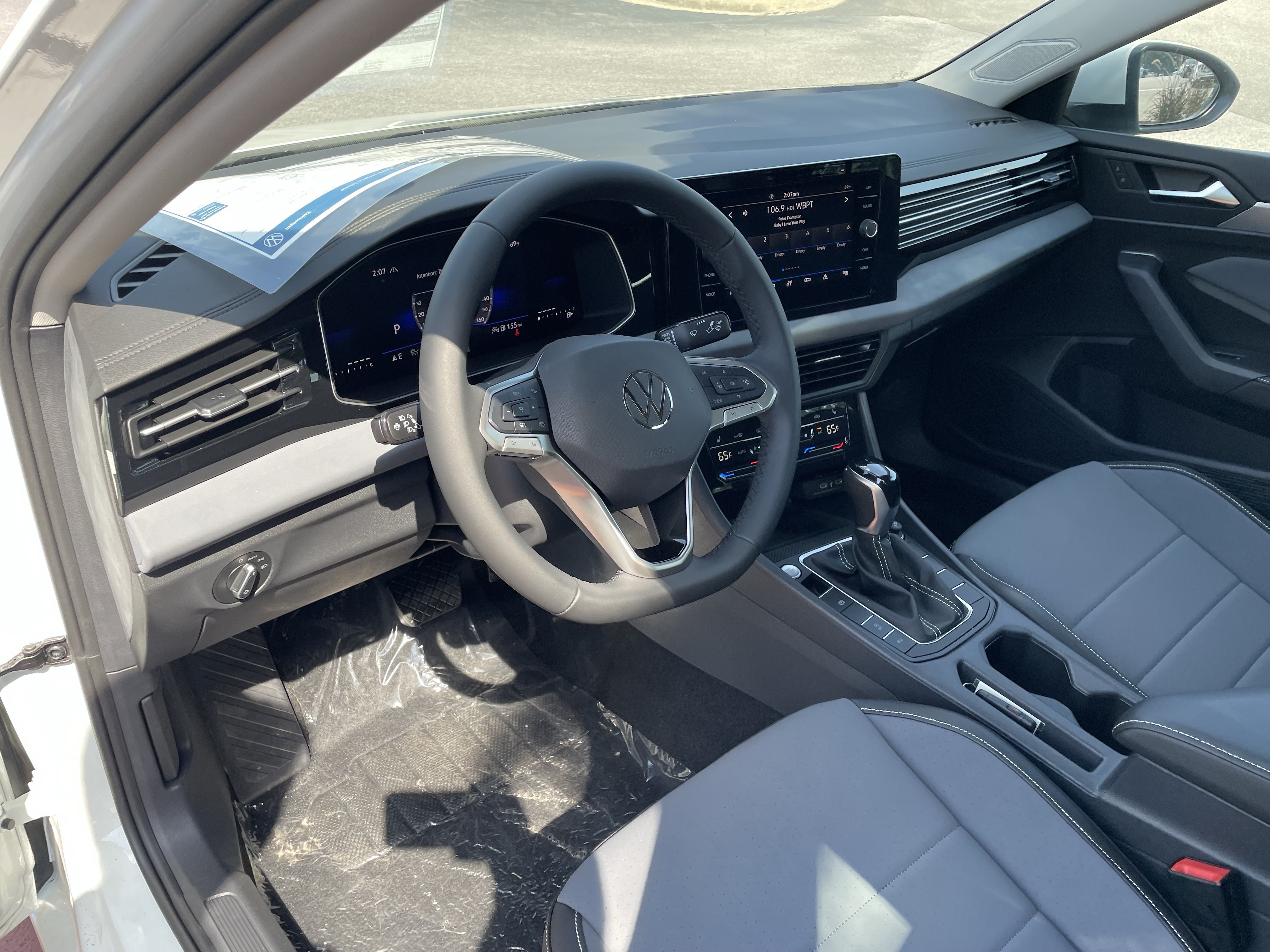 New 2026 Volkswagen Jetta SE FWD image 14