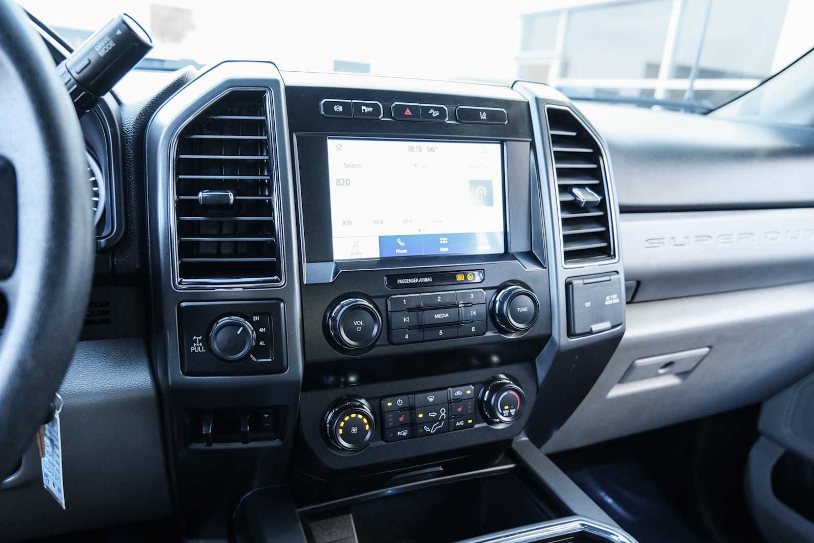Used 2020 Ford F250 XLT w/ XLT Premium Package AWD/4WD image 41