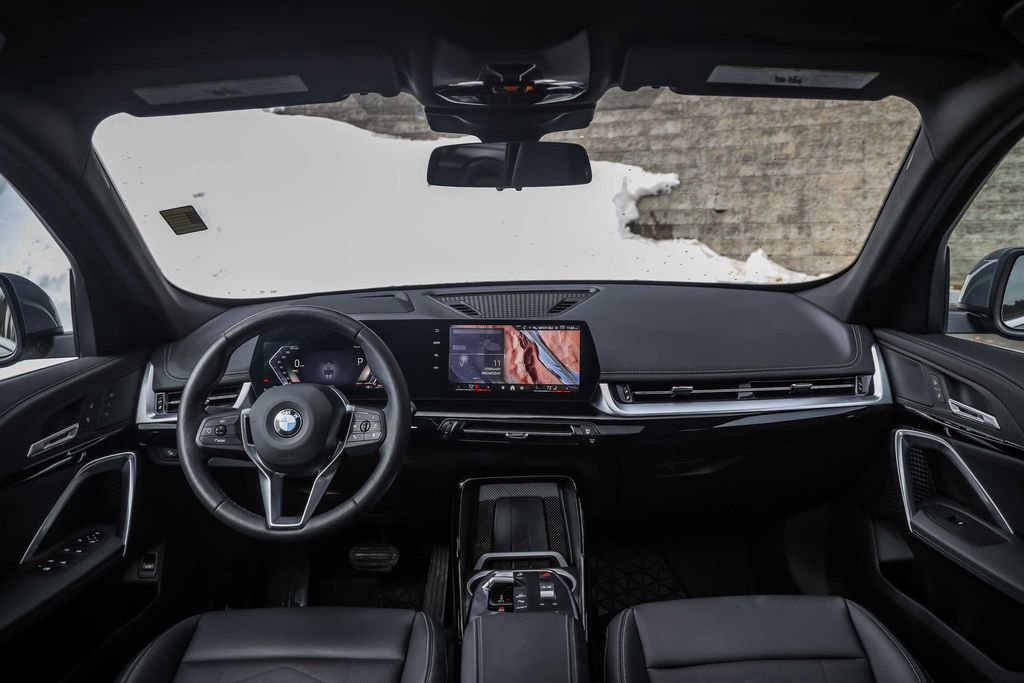 Used 2025 BMW X1 xDrive28i w/ Technology Package image 24