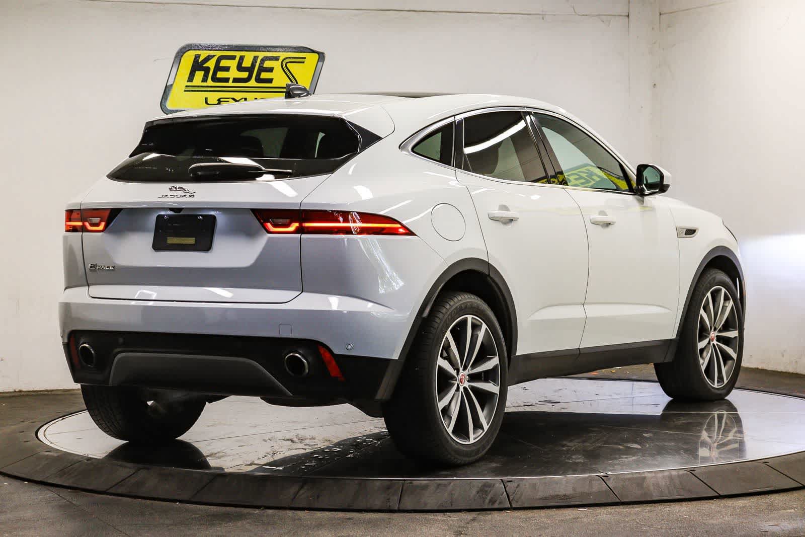 Used 2022 Jaguar E-PACE SE AWD/4WD image 4