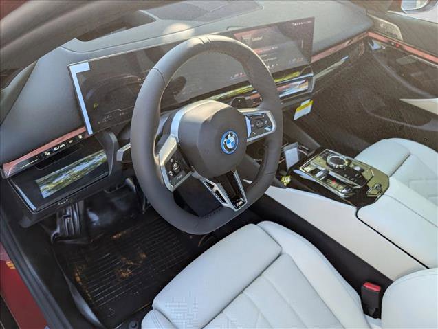 New 2027 BMW 550e xDrive w/ Executive Package AWD/4WD image 15