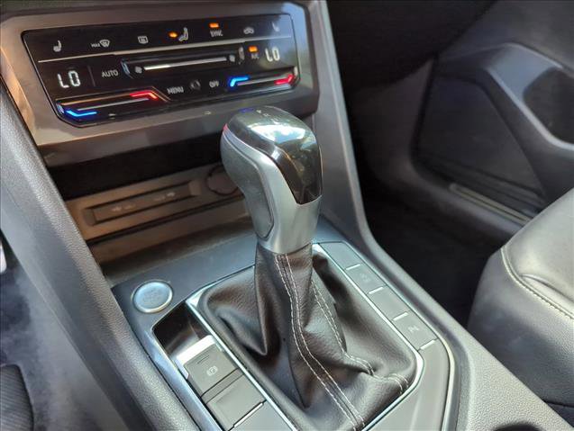 Used 2022 Volkswagen Tiguan SE R-Line image 11