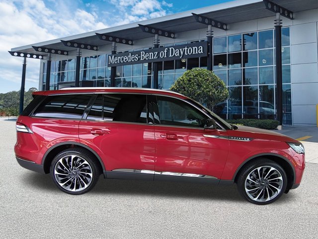 Used 2025 Lincoln Aviator Reserve w/ Equipment Group 201A image 3