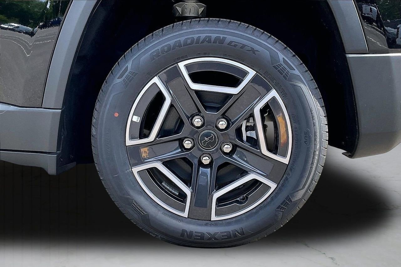 New 2026 Jeep Cherokee Laredo AWD/4WD image 32