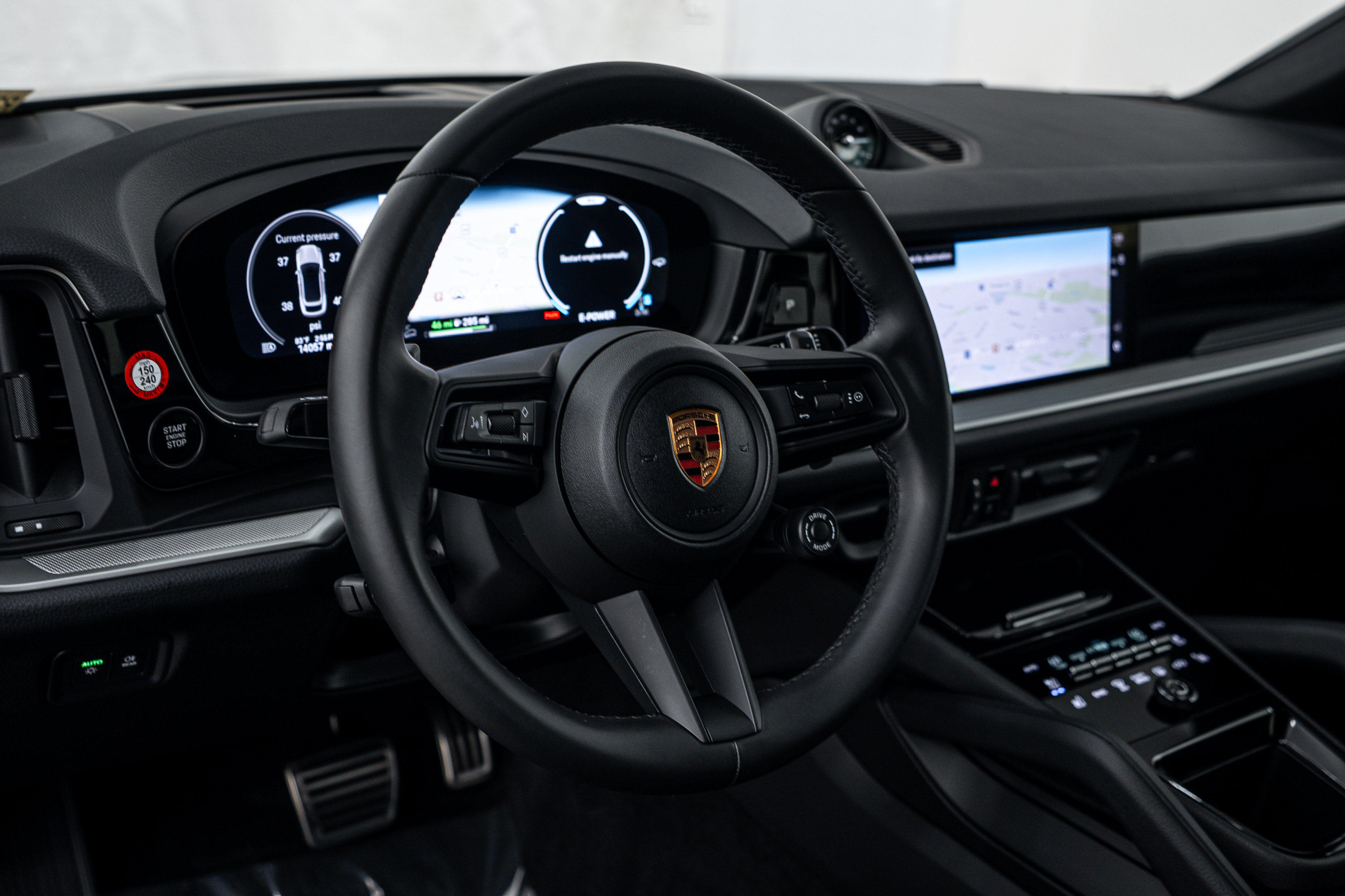Certified 2025 Porsche Cayenne S AWD/4WD image 13