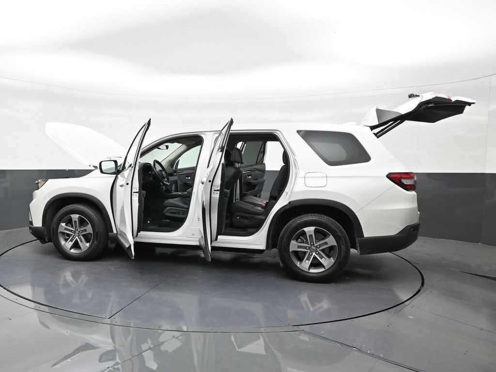 Used 2025 Honda Pilot EX-L image 30