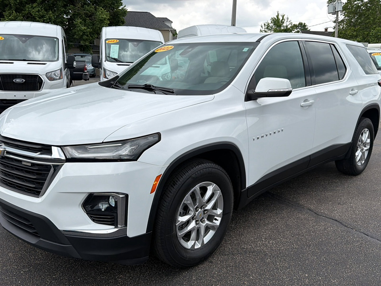 Used 2022 Chevrolet Traverse LS AWD/4WD image 3