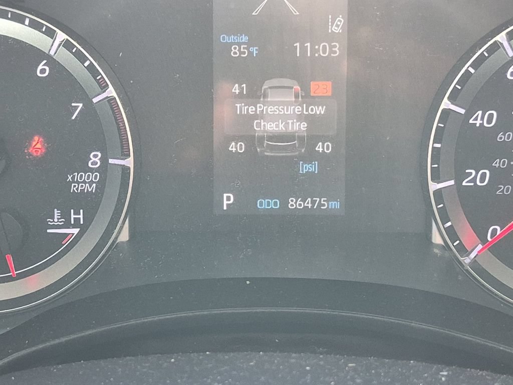 Used 2022 Toyota Highlander LE FWD image 29