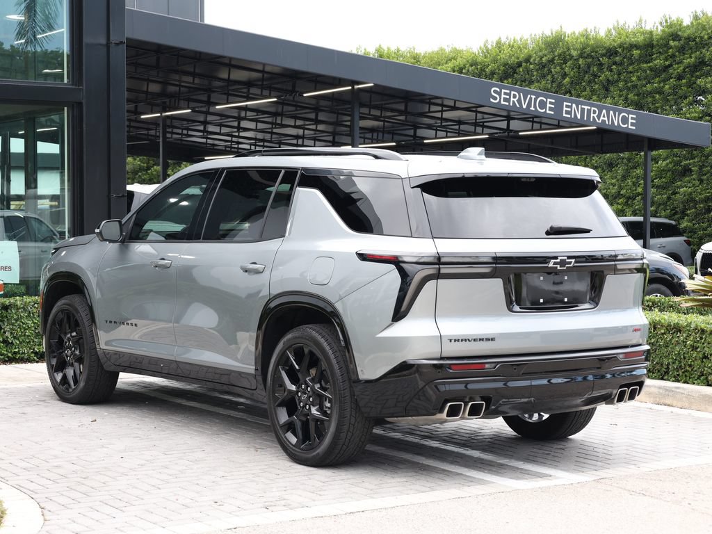 Used 2025 Chevrolet Traverse RS FWD image 5