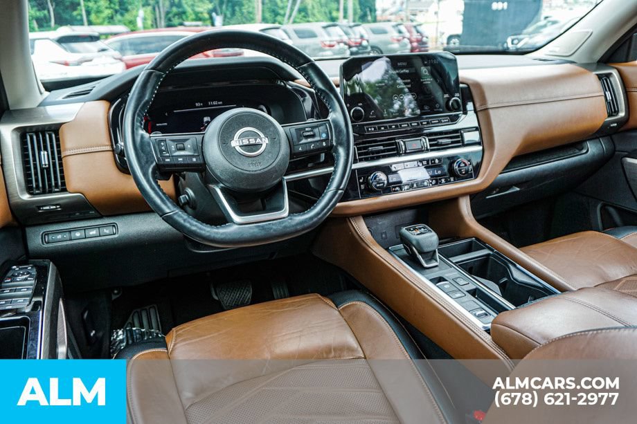 Used 2023 Nissan Pathfinder Platinum w/ Cargo Package FWD image 28