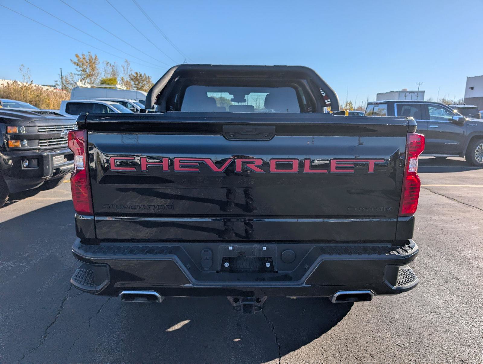 Used 2023 Chevrolet Silverado 1500 Custom Trail Boss w/ LPO, Dark Essentials Package AWD/4WD image 6