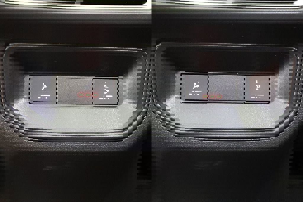 Used 2024 Volkswagen Atlas Cross Sport SEL R-Line image 13