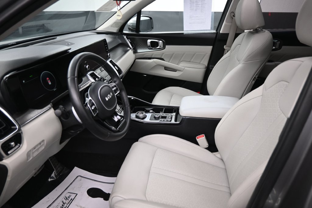Used 2023 Kia Sorento SX Prestige w/ Panoramic Sunroof Package AWD/4WD image 24