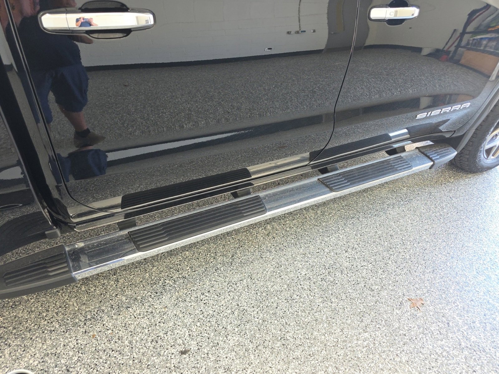 Used 2024 GMC Sierra 1500 SLT w/ SLT Premium Package image 15