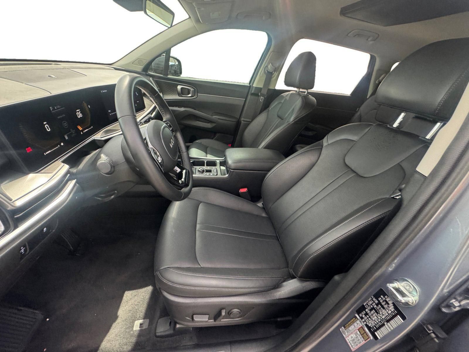 Used 2025 Kia Sorento S AWD/4WD image 10