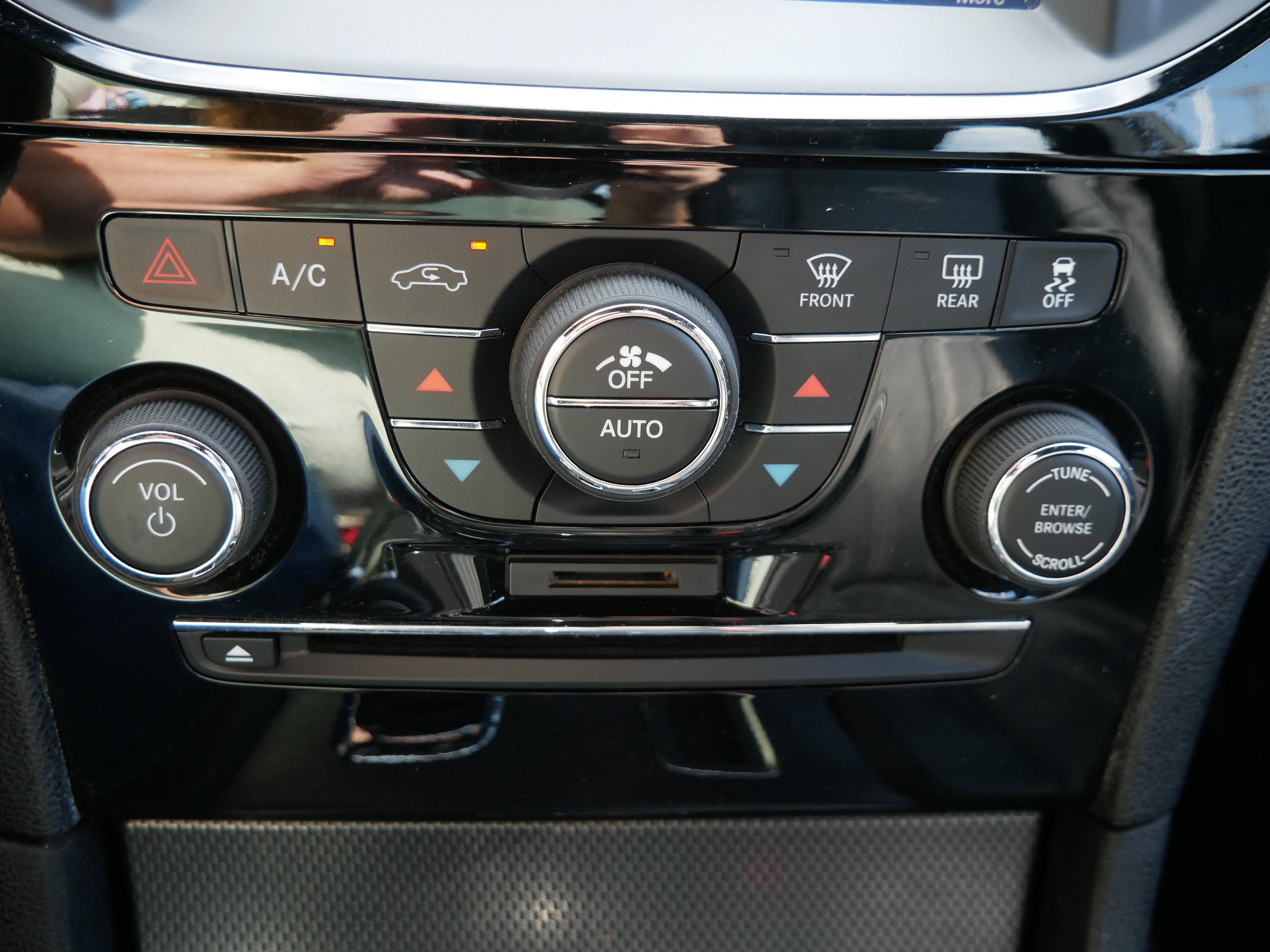 Used 2014 Chrysler 300 S AWD/4WD image 14