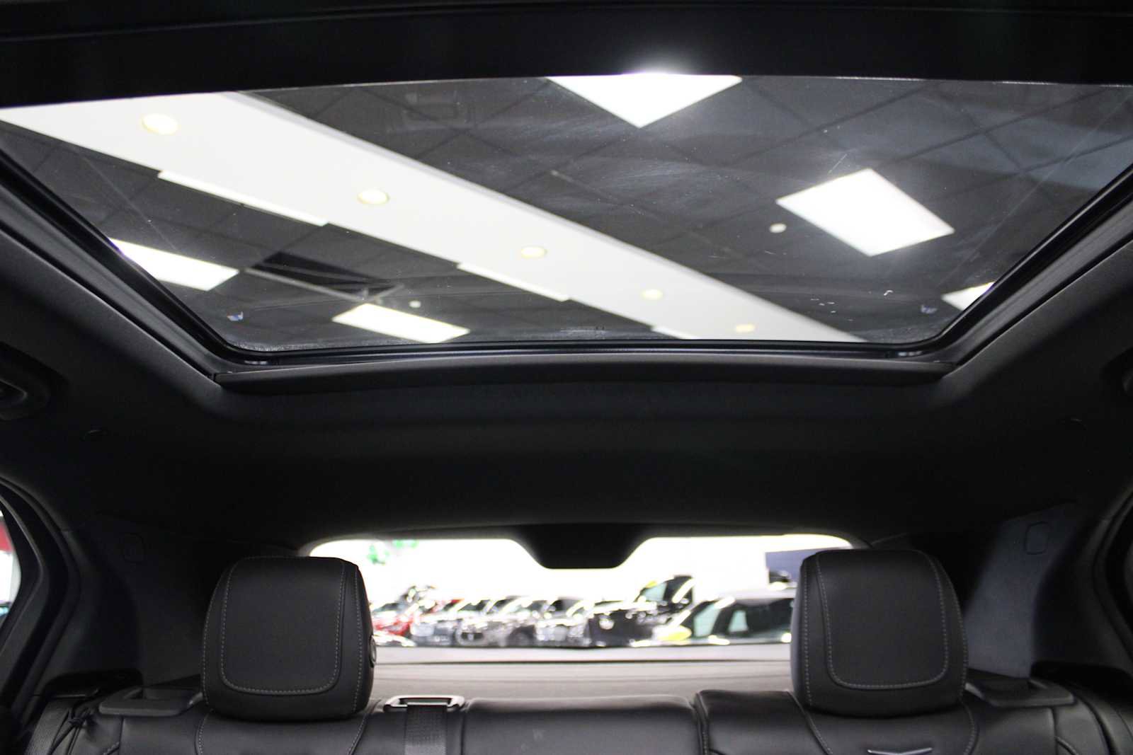 Used 2020 Cadillac XT4 Premium Luxury w/ Cold Weather Package image 39